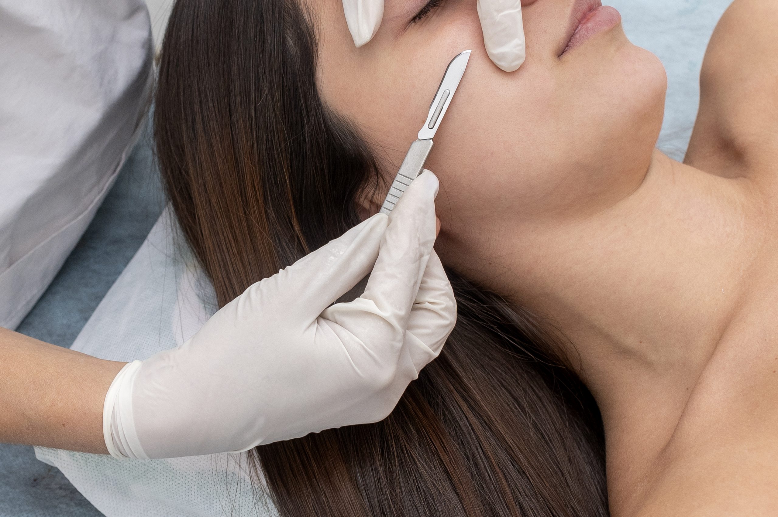 Centro de estética en Sevilla (Nervión) con tratamientos integrativos: faciales, corporales, diseño de cejas y micropigmentación. ¡Reservar cita ahora!