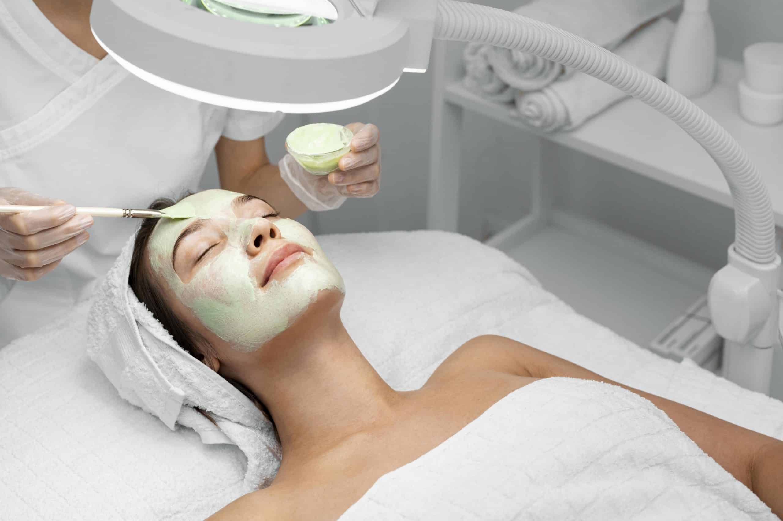 Tratamiento corporal rejuvenecedor en clínica estética en Sevilla, cuidado personalizado