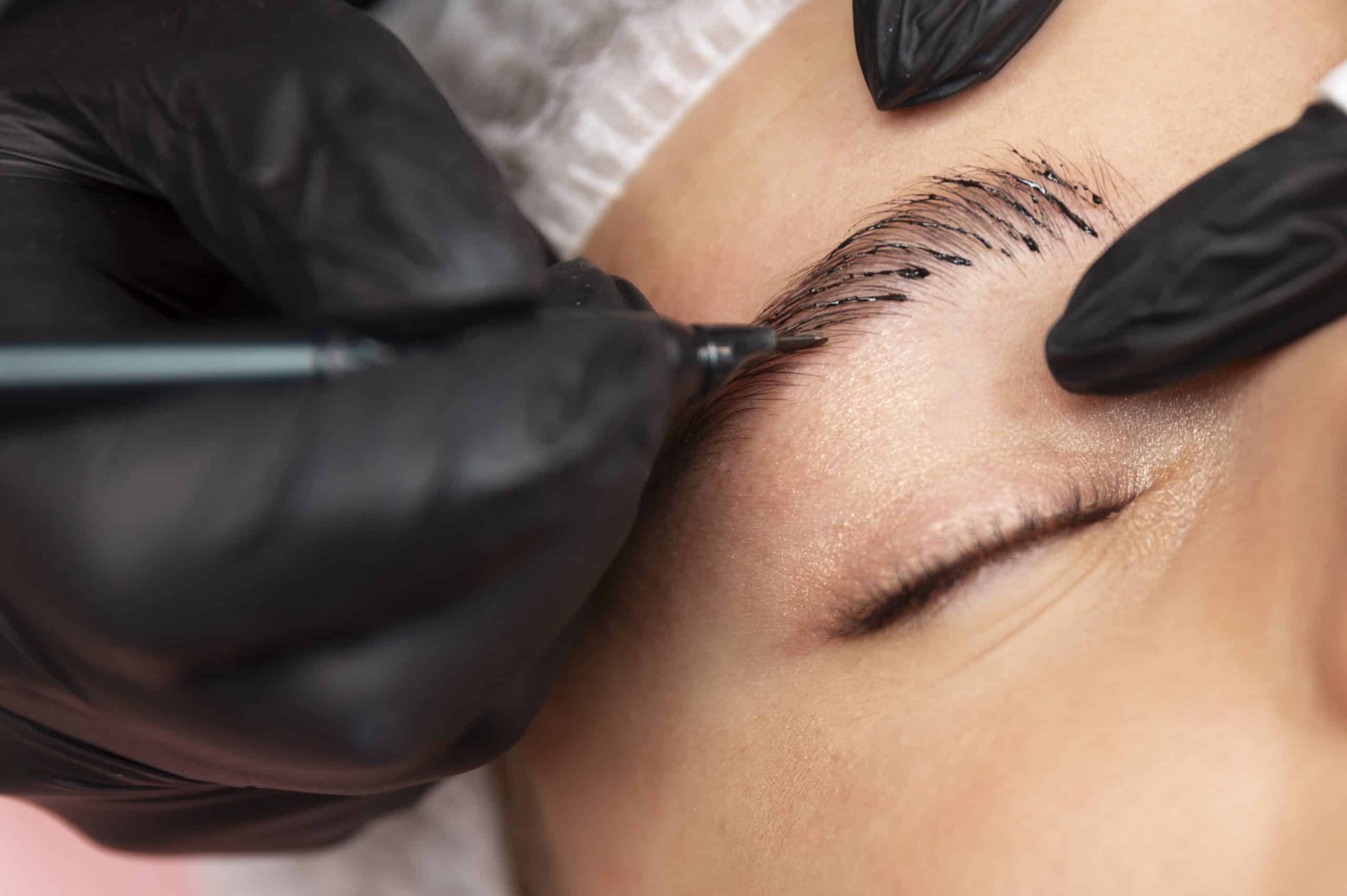 Centro de estética en Sevilla (Nervión) con tratamientos integrativos: faciales, corporales, diseño de cejas y micropigmentación. ¡Reservar cita ahora!