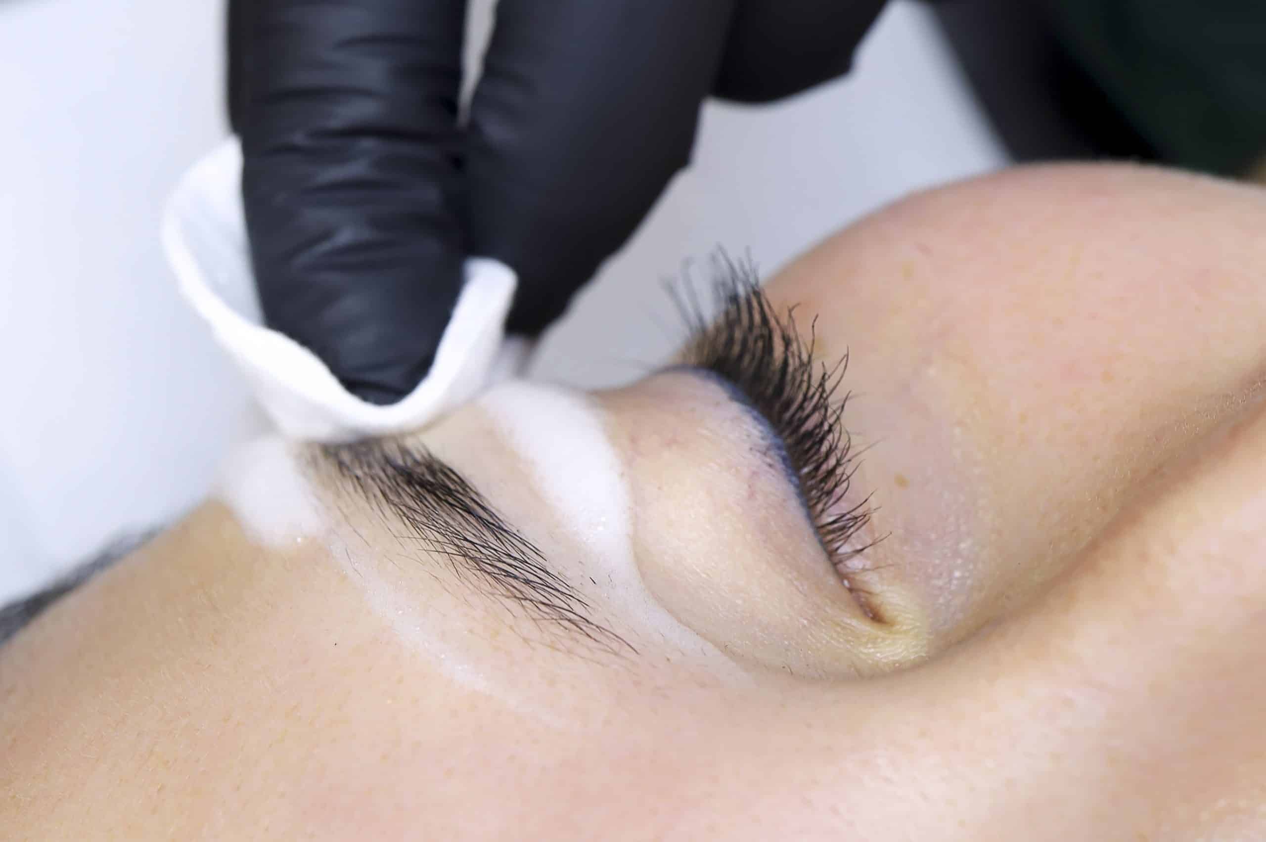 Centro de estética en Sevilla (Nervión) con tratamientos integrativos: faciales, corporales, diseño de cejas y micropigmentación. ¡Reservar cita ahora!
