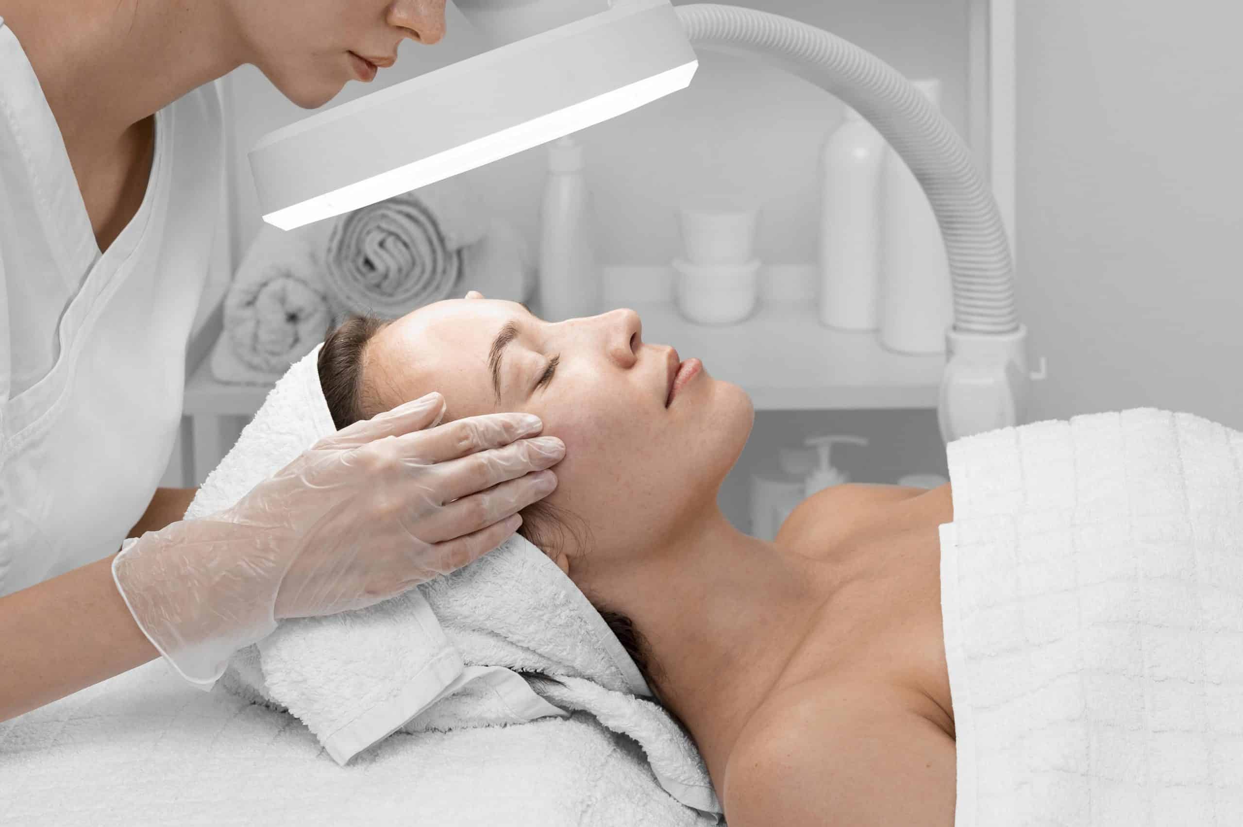 Centro de estética en Sevilla (Nervión) con tratamientos integrativos: faciales, corporales, diseño de cejas y micropigmentación. ¡Reservar cita ahora!