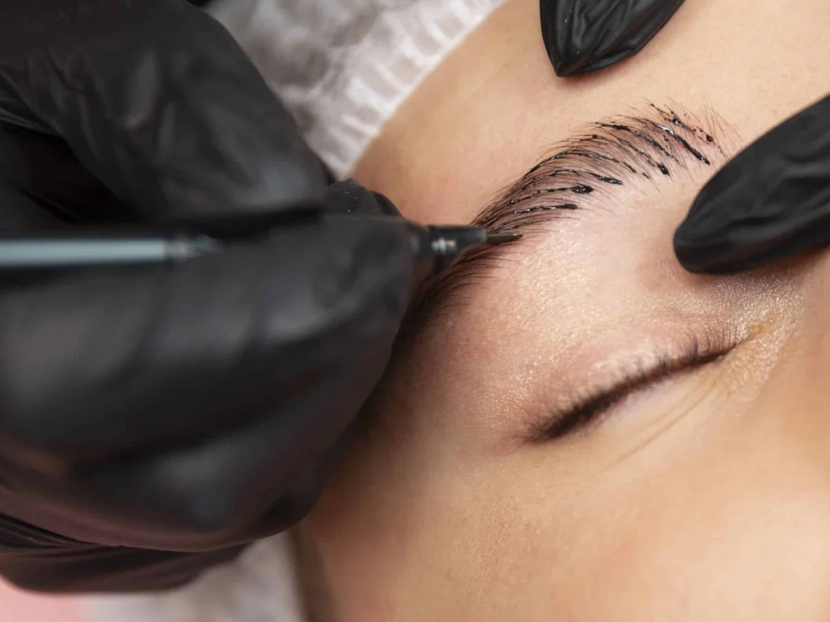 Centro de estética en Sevilla (Nervión) con tratamientos integrativos: faciales, corporales, diseño de cejas y micropigmentación. ¡Reservar cita ahora!