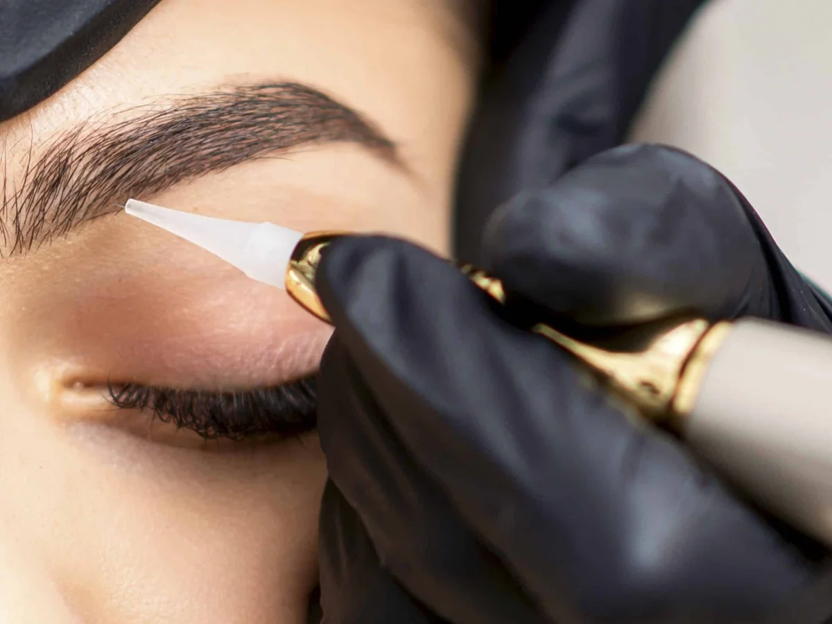 Centro de estética en Sevilla (Nervión) con tratamientos integrativos: faciales, corporales, diseño de cejas y micropigmentación. ¡Reservar cita ahora!