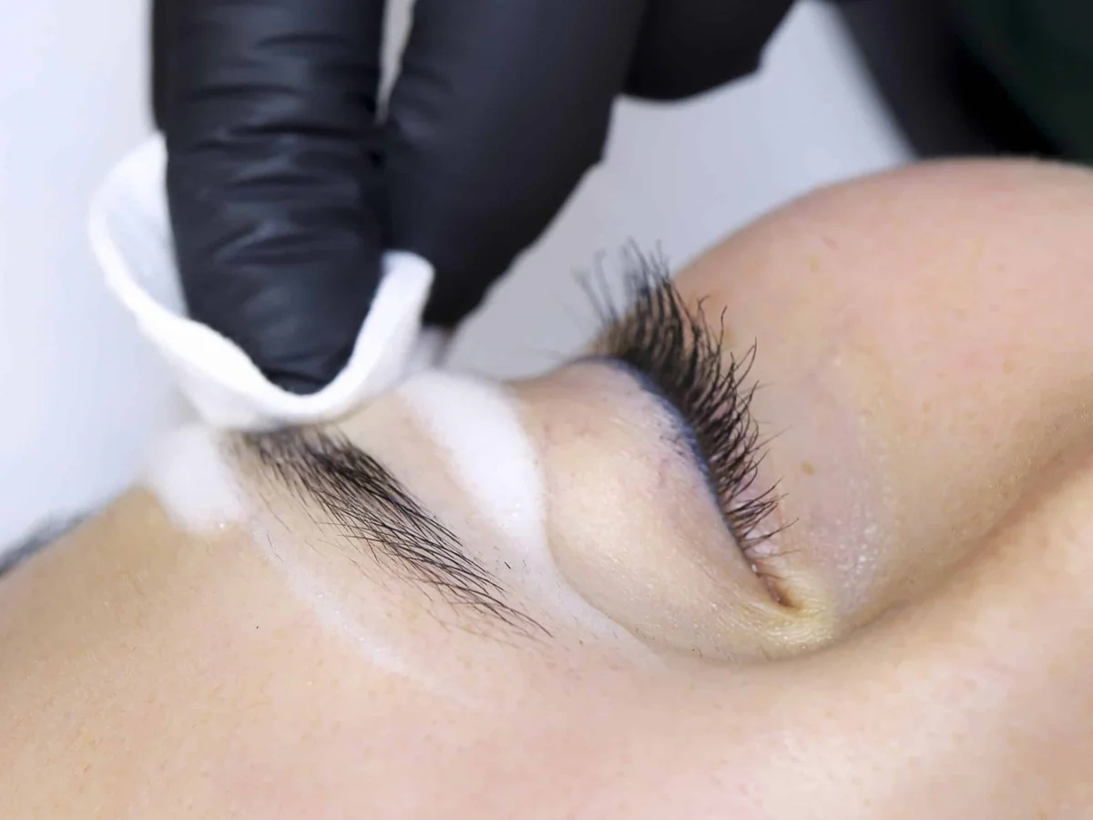Centro de estética en Sevilla (Nervión) con tratamientos integrativos: faciales, corporales, diseño de cejas y micropigmentación. ¡Reservar cita ahora!