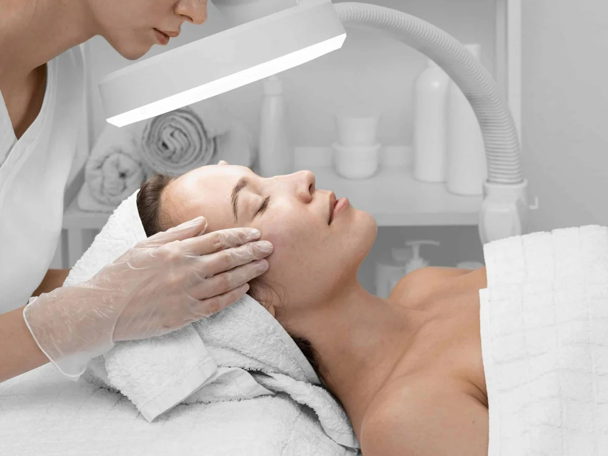 Centro de estética en Sevilla (Nervión) con tratamientos integrativos: faciales, corporales, diseño de cejas y micropigmentación. ¡Reservar cita ahora!